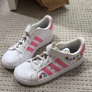 Brand new Adidas Kids Minnie and Friends Edition
